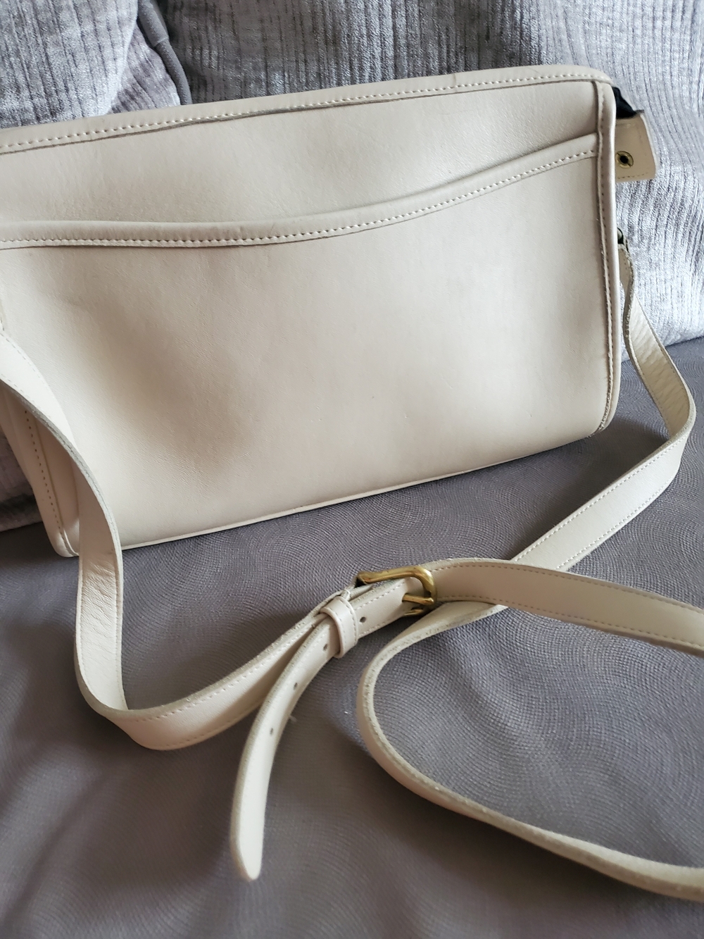Vintage Coach Janices Legacy  Ivory Color Leather   Crossbody Bag Womens